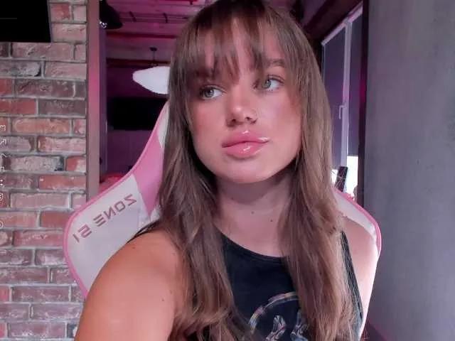 Naomimif on BongaCams