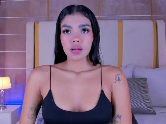 NaylaGrey on BongaCams