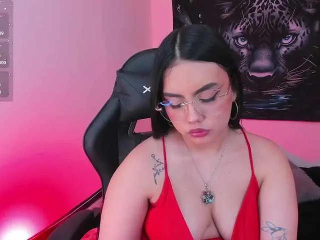 Nicol-Ruizz on BongaCams