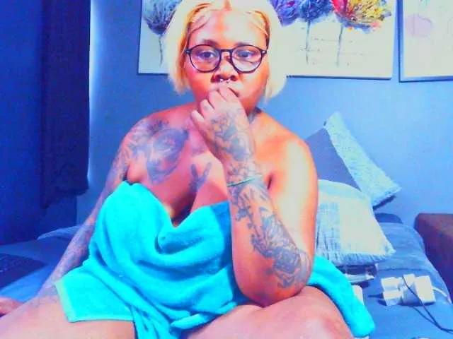 PearBlu38 on BongaCams