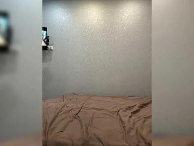 Pink-Lips on BongaCams