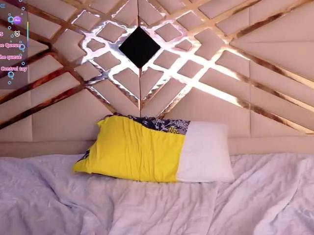 playfulcurvy on BongaCams