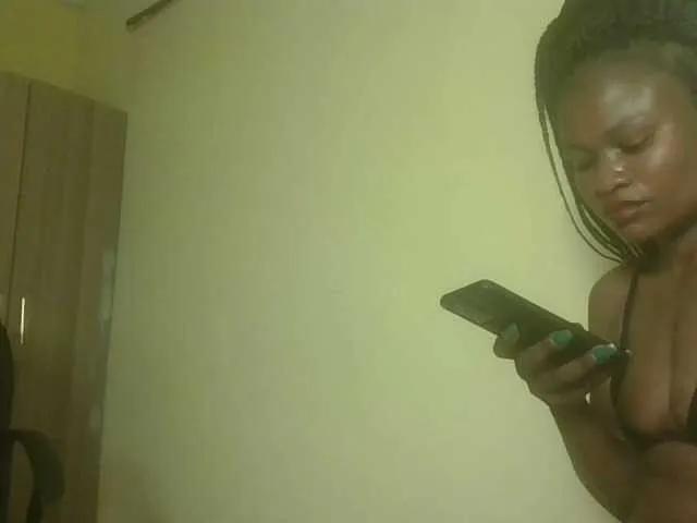 queenivy on BongaCams