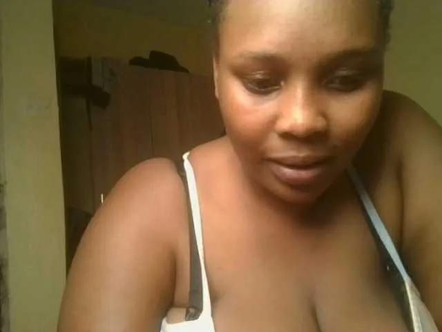 Queenlily25 on BongaCams