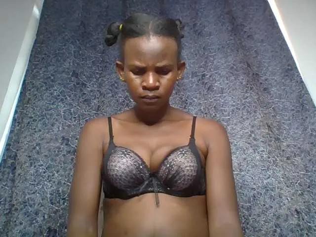 Queenyann on BongaCams