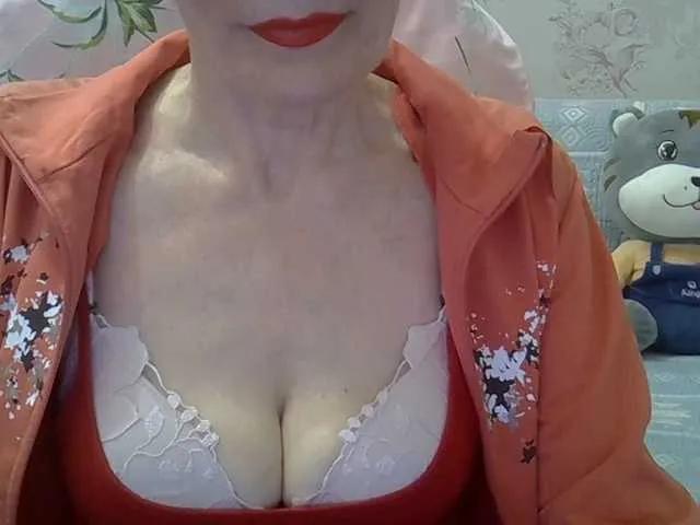 Red-Rose-777 on BongaCams