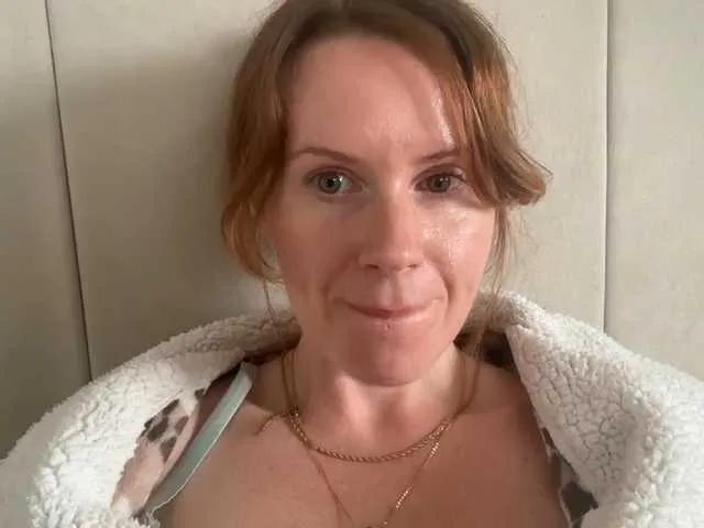 REDHEADROSIE on BongaCams
