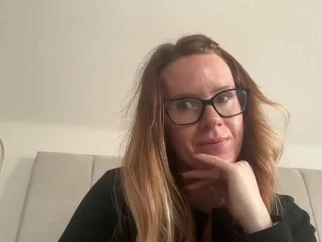 REDHEADROSIE on BongaCams