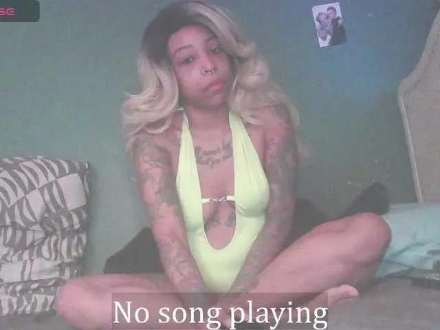 stella-clitella on BongaCams