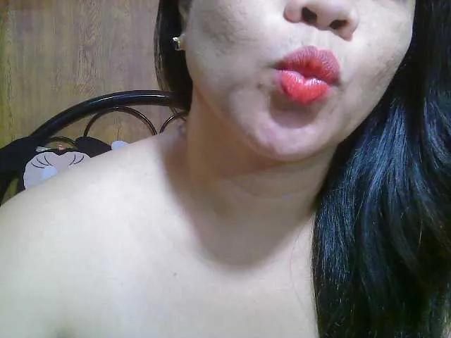 Sweetlips69 on BongaCams