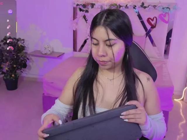 ZURY-TAY on BongaCams