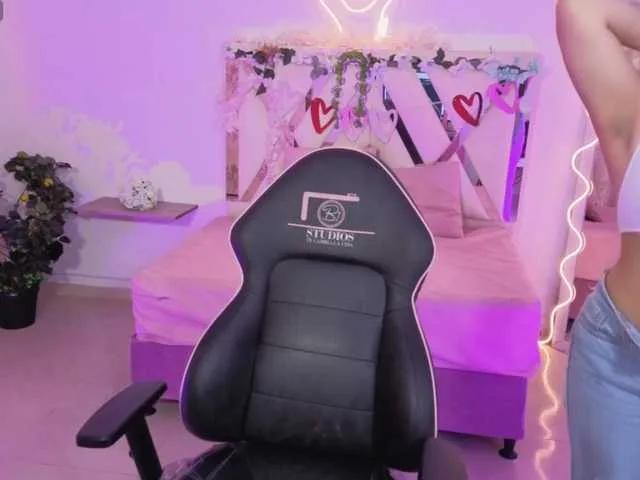 ZURY-TAY on BongaCams