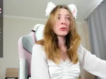 adelina_cowell on Chaturbate