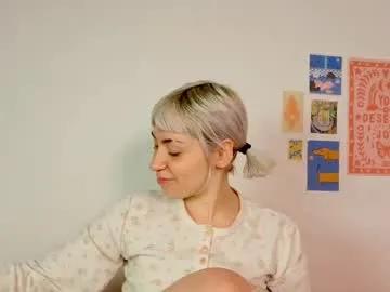 annietinky on Chaturbate