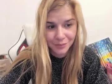 artsyandcraftsy_ on Chaturbate