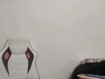 artsyandcraftsy_ on Chaturbate