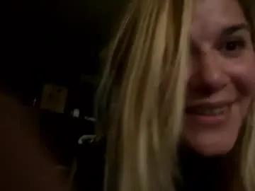 artsyandcraftsy_ on Chaturbate