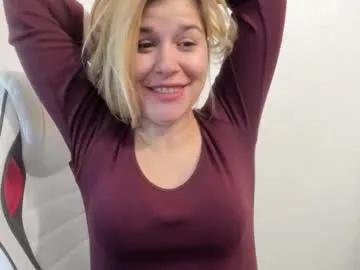 artsyandcraftsy_ on Chaturbate