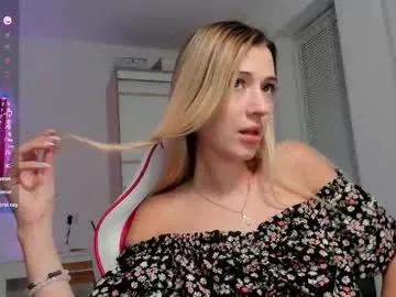 askcaroline on Chaturbate