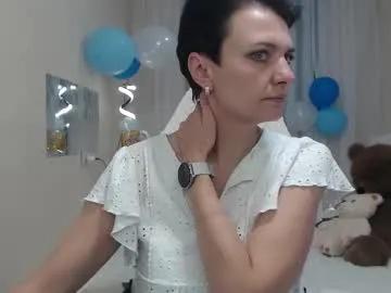 avasaturnian on Chaturbate
