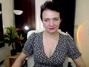 avasaturnian on Chaturbate