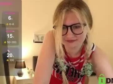 belly_brics on Chaturbate