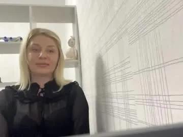 blondie_xoxoxo on Chaturbate