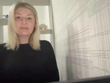 blondie_xoxoxo on Chaturbate