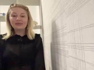 blondie_xoxoxo on Chaturbate