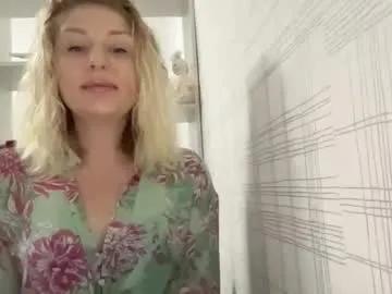 blondie_xoxoxo on Chaturbate