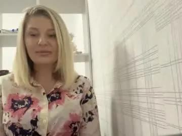 blondie_xoxoxo on Chaturbate