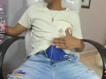 boylittle19cm on Chaturbate