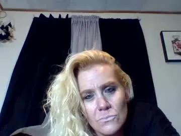 chaosangel33 on Chaturbate