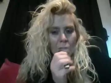 chaosangel33 on Chaturbate