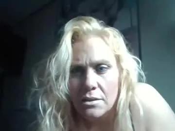 chaosangel33 on Chaturbate