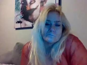 chaosangel33 on Chaturbate