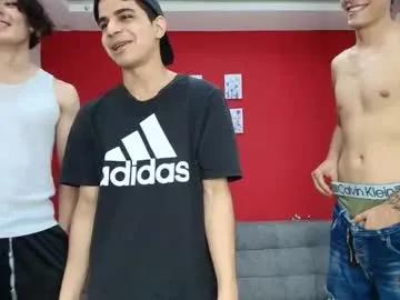 chillbicrew on Chaturbate