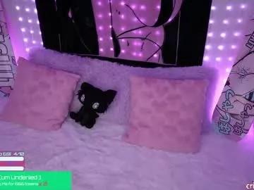 crimsonkitten on Chaturbate
