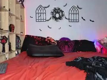 devil_s_bride on Chaturbate