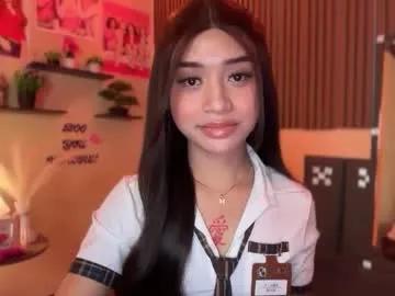 devine_goddessx on Chaturbate