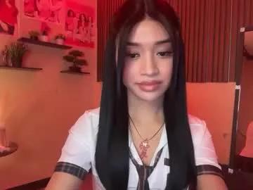 devine_goddessx on Chaturbate