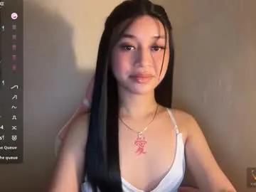 devine_goddessx on Chaturbate