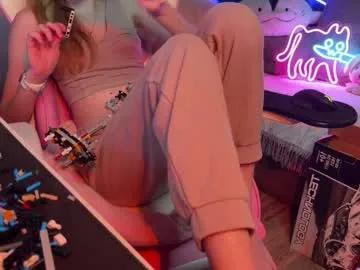 elisa_north on Chaturbate