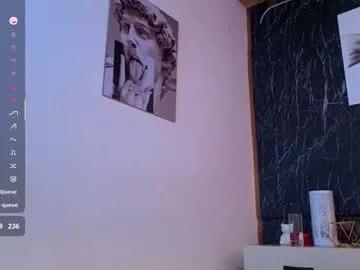 emmi_collins on Chaturbate