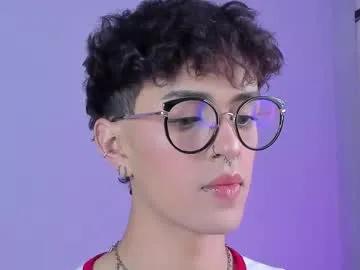 erisleon on Chaturbate