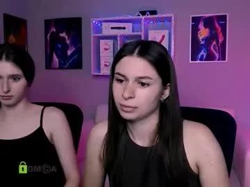 flora_ri on Chaturbate