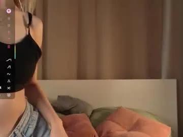 holayoula on Chaturbate