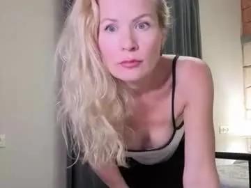 julia_giulia on Chaturbate