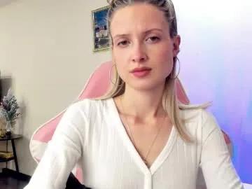 julie_flores on Chaturbate