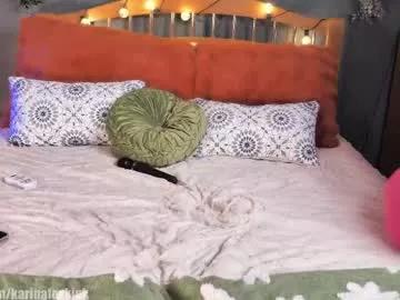karinafoxkink on Chaturbate